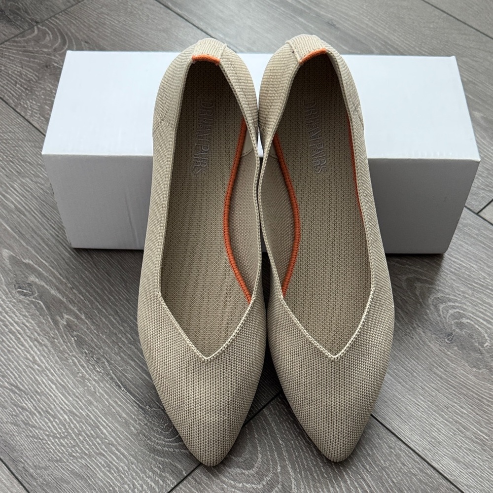(NEW) W’e Flat shoes size 8.5